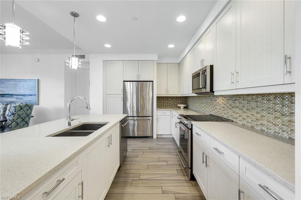 1035 3rd AVE S 305