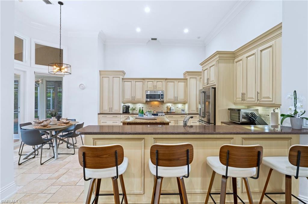1905 Fairfax CIR