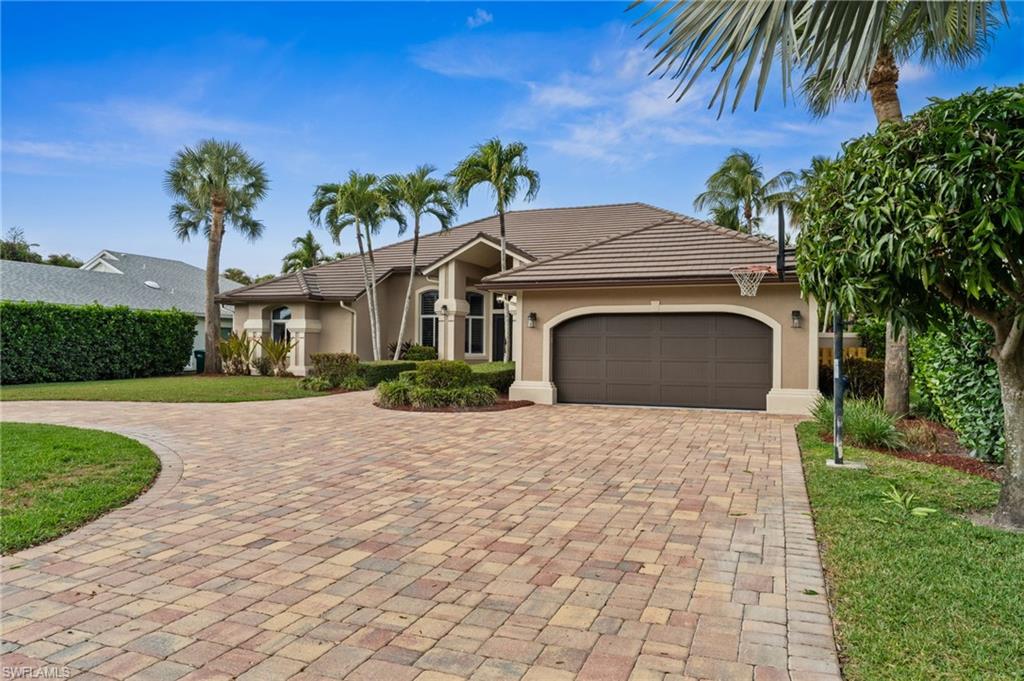 1905 Fairfax CIR