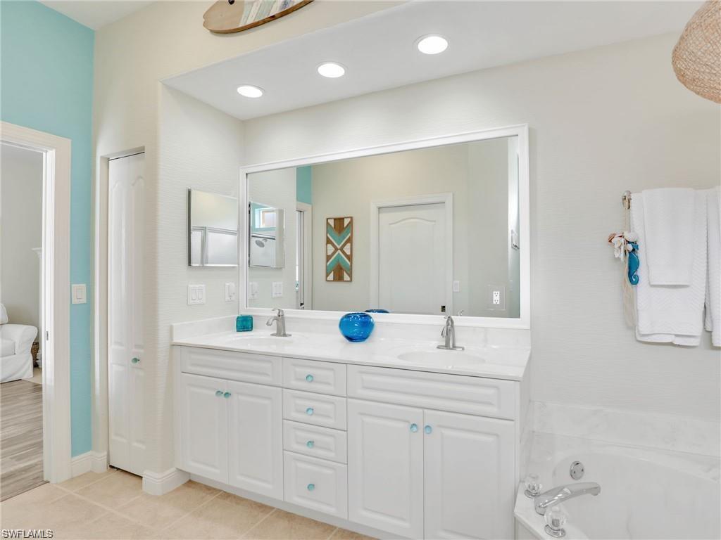 8647 Ibis Cove CIR
