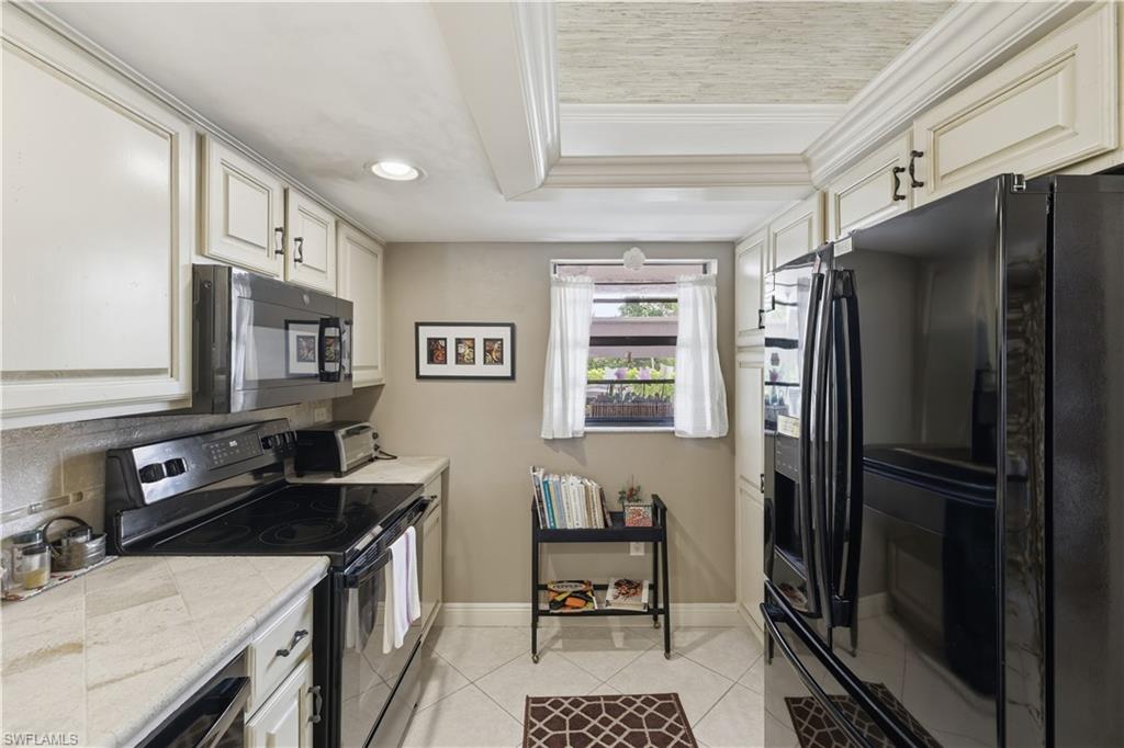 9395 Pennsylvania AVE 6