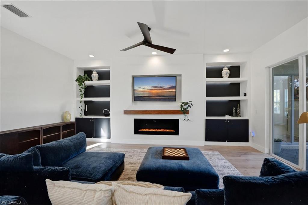 2292 Guadelupe DR