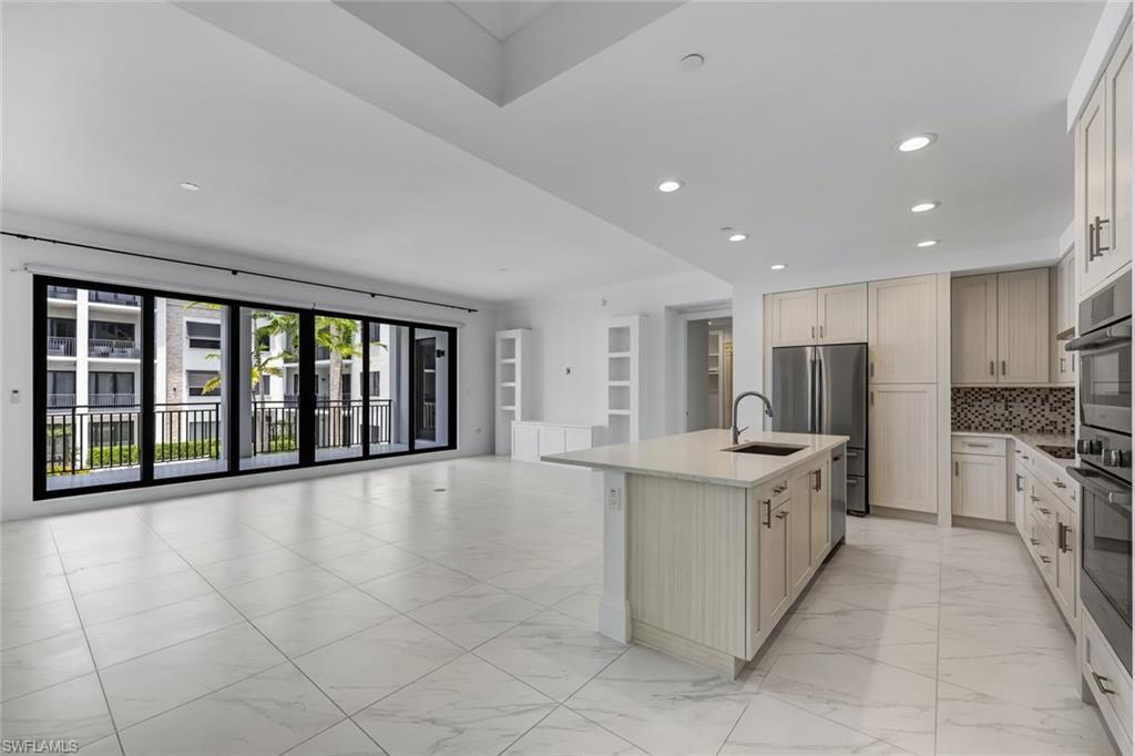 1135 3rd AVE S 318