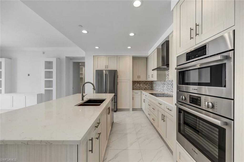 1135 3rd AVE S 318