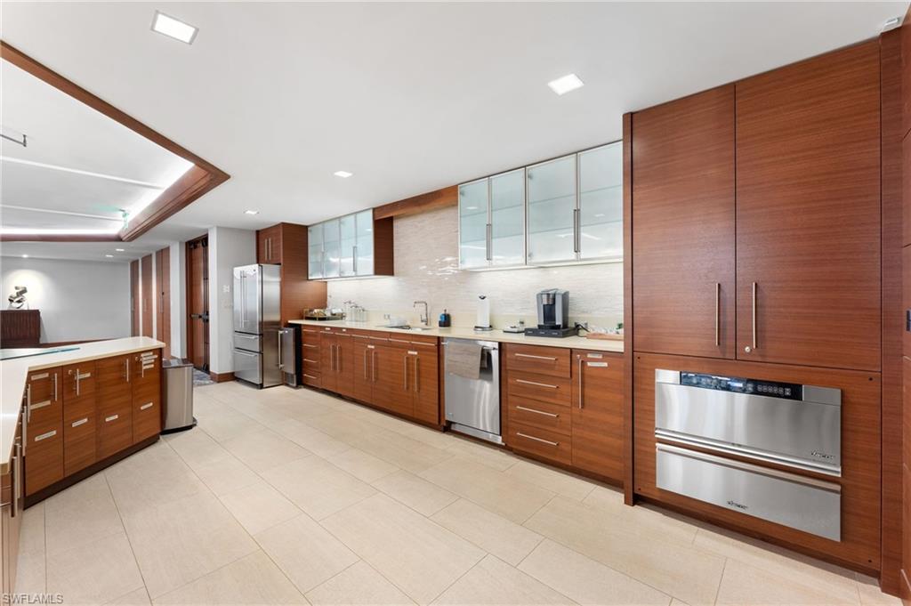 4401 Gulf Shore BLVD N 1708
