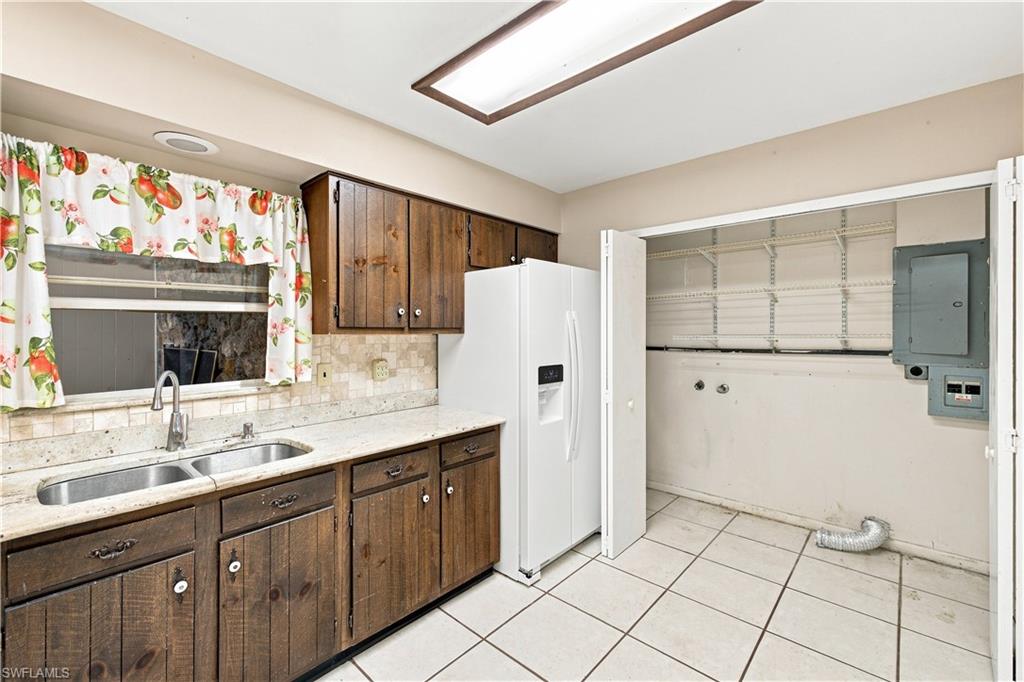 5290 Cypress LN