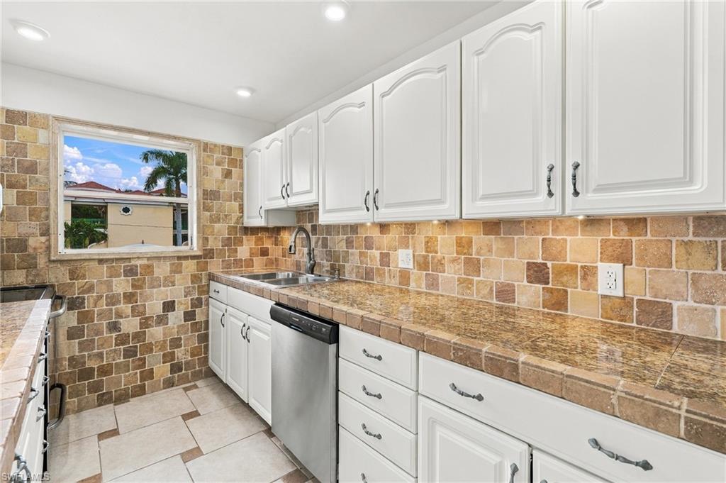 1195 Clam CT 203