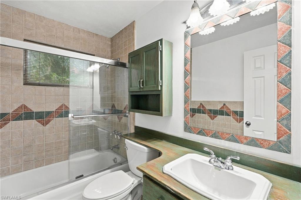 1195 Clam CT 203