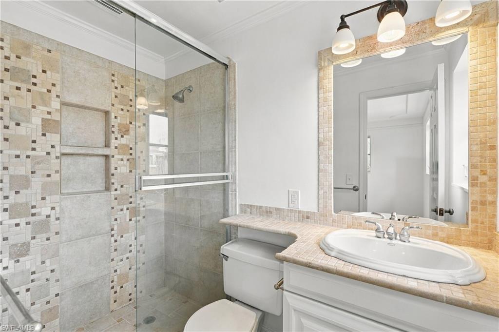 1195 Clam CT 203