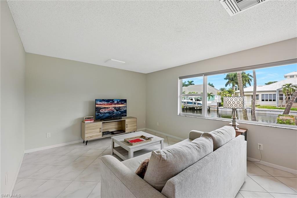 499 16th AVE S