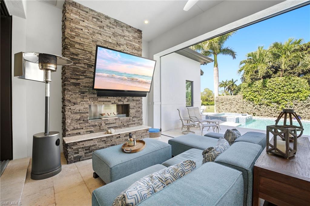 1651 Vinland WAY