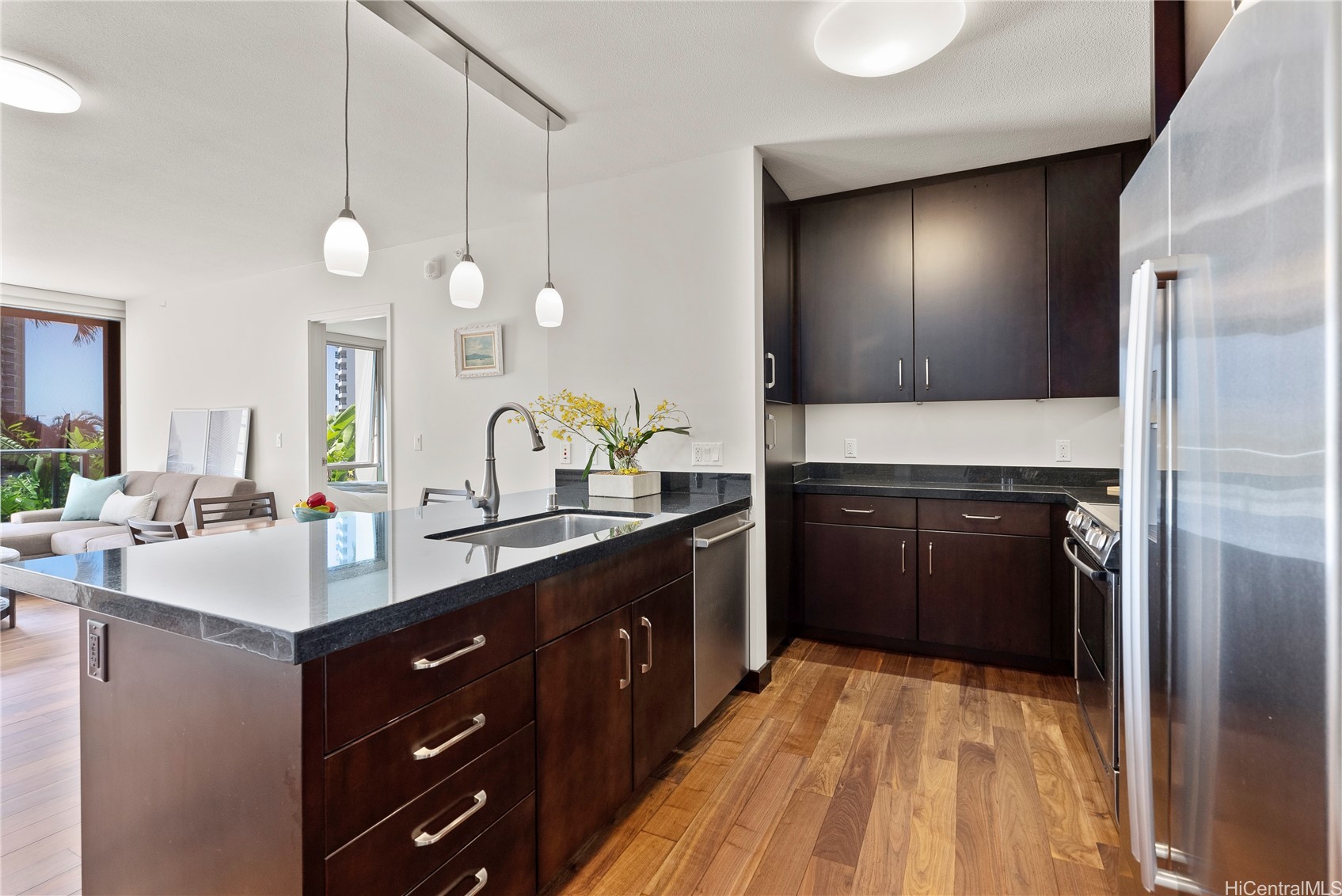 1189 Waimanu Street 704