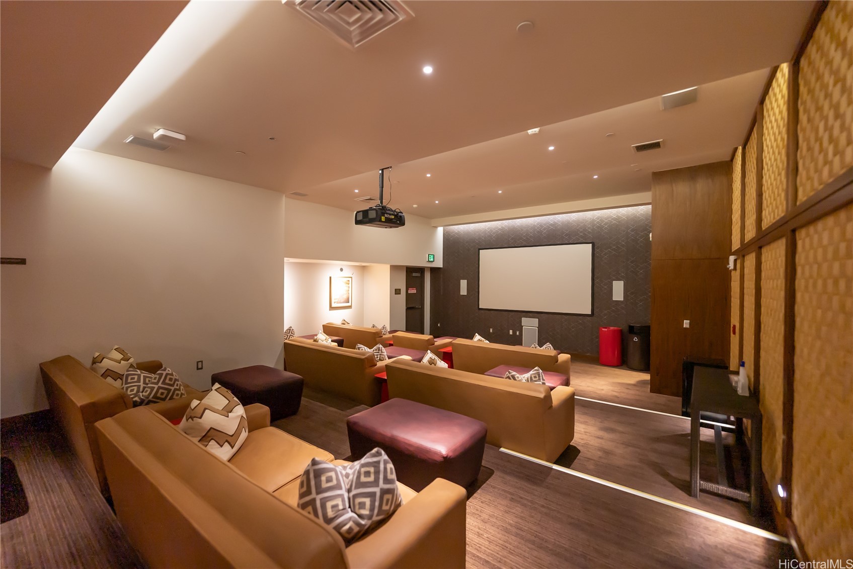 1189 Waimanu Street 704