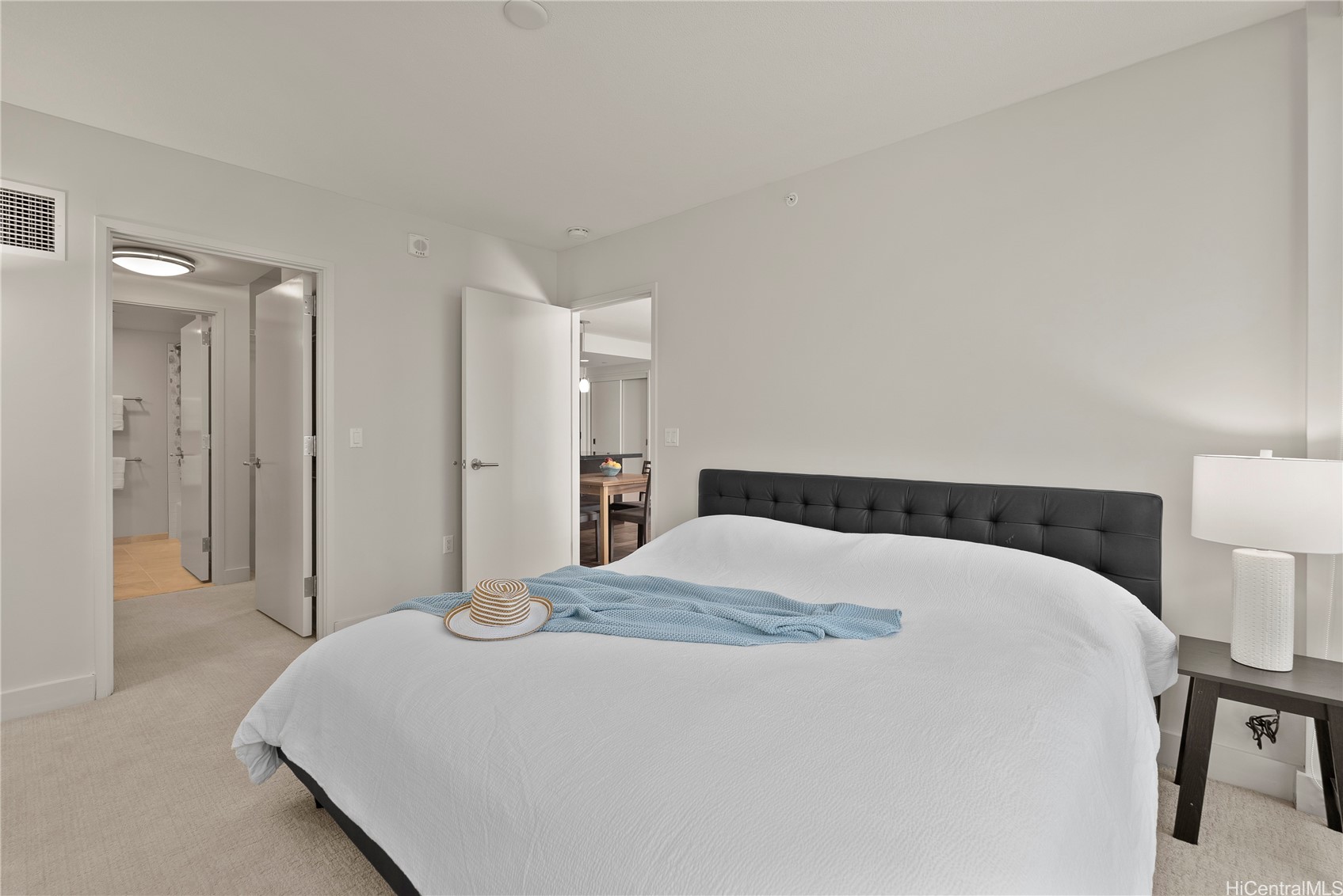 1189 Waimanu Street 704