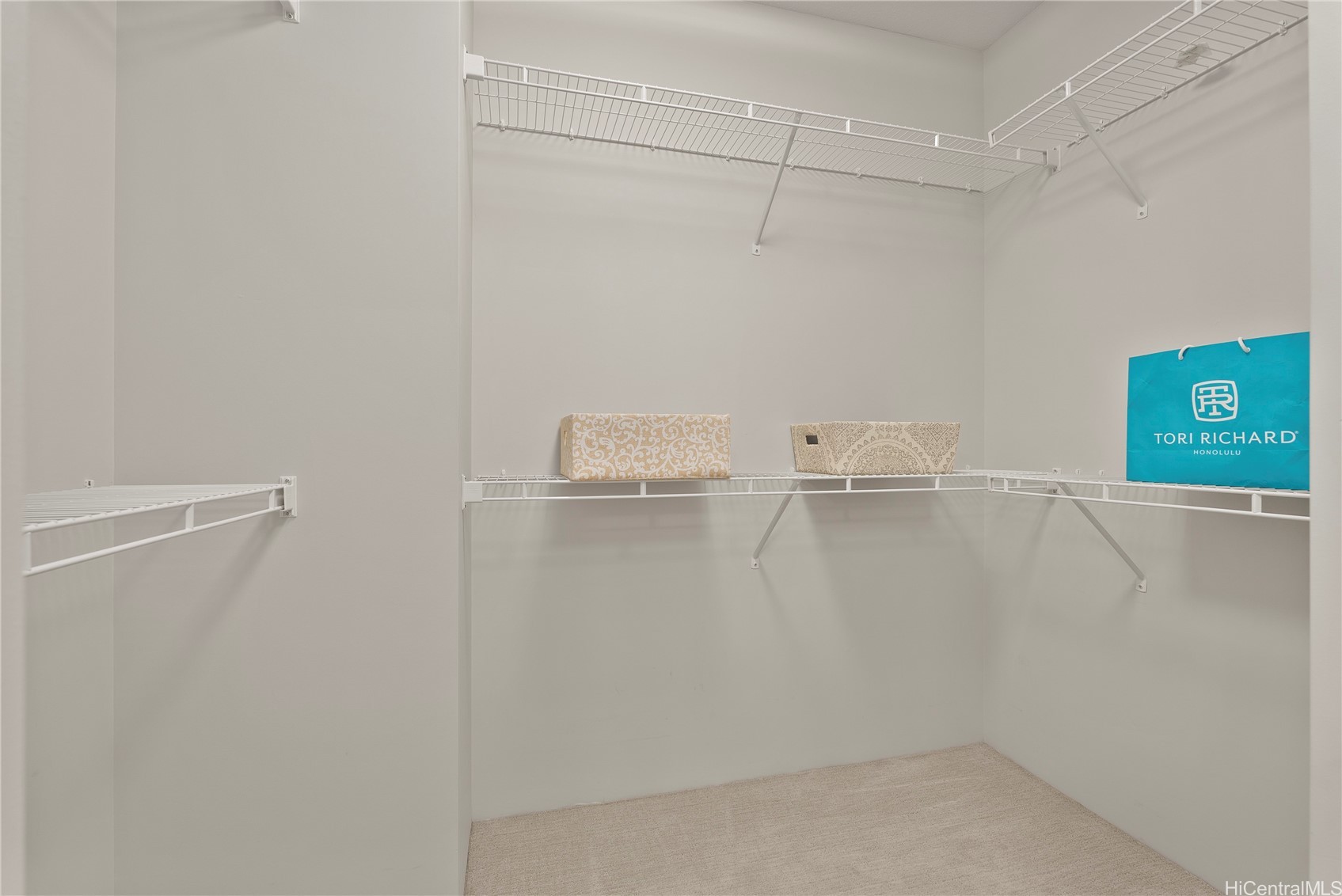 1189 Waimanu Street 704