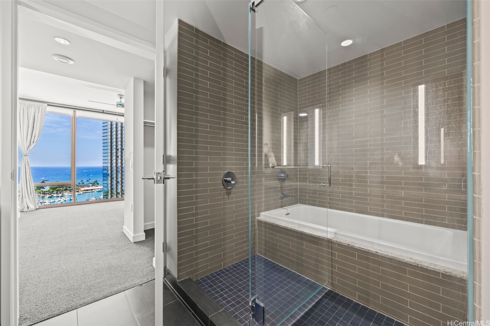 1001 Queen Street 1900