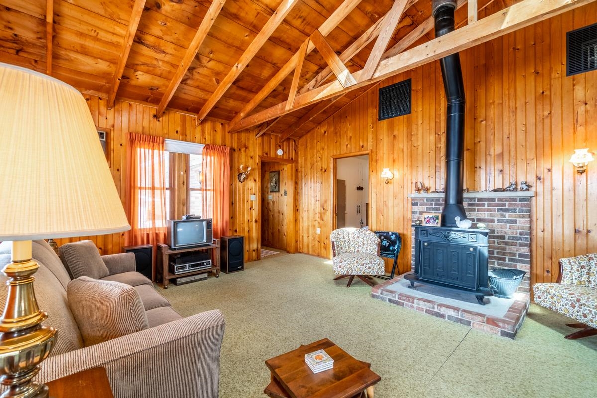 115 Lane 101AB Ball Lk