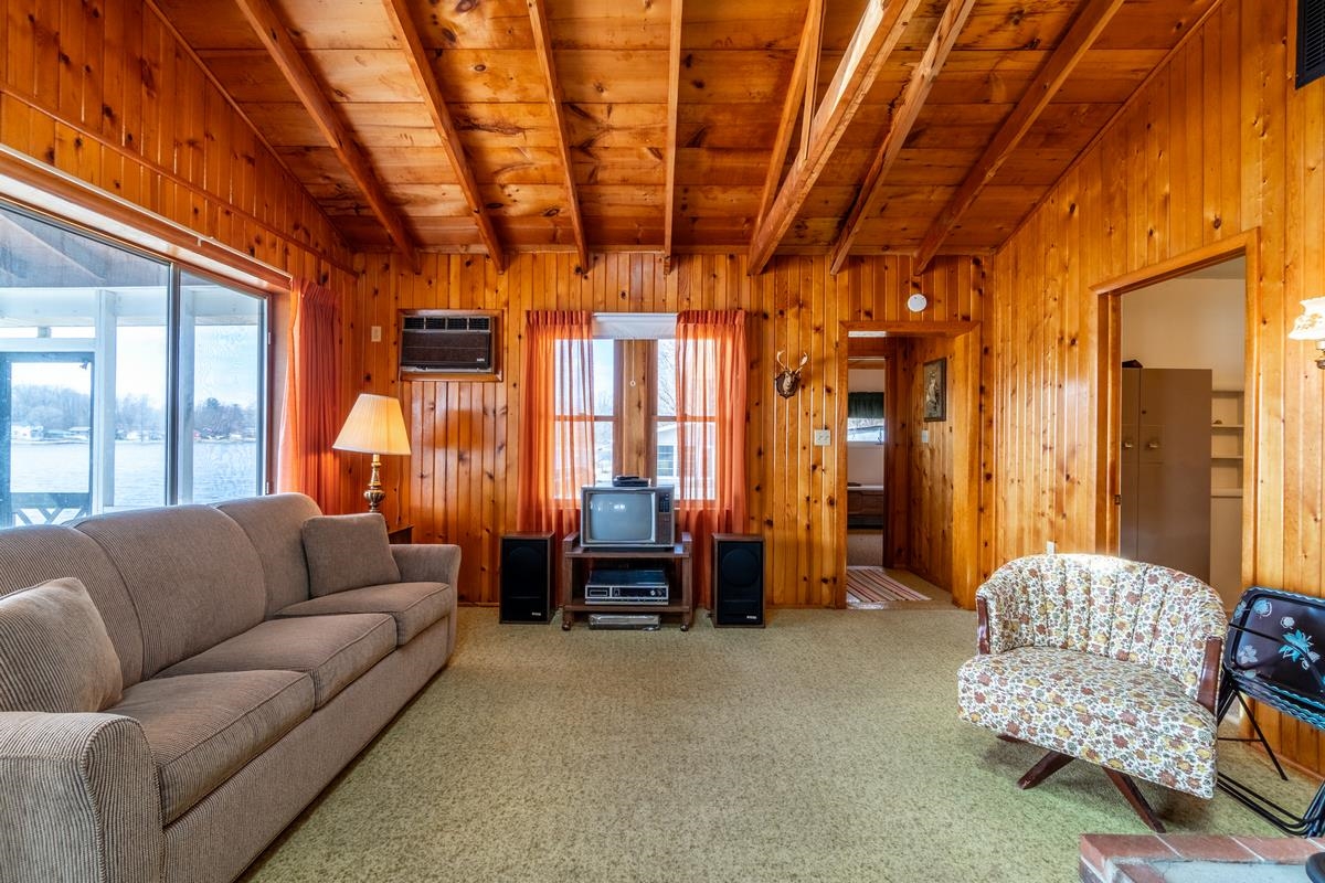 115 Lane 101AB Ball Lk