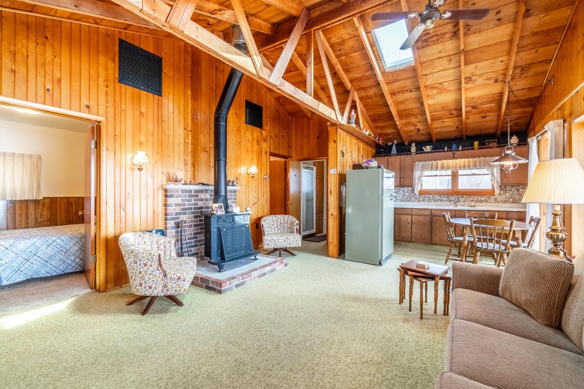 115 Lane 101AB Ball Lk