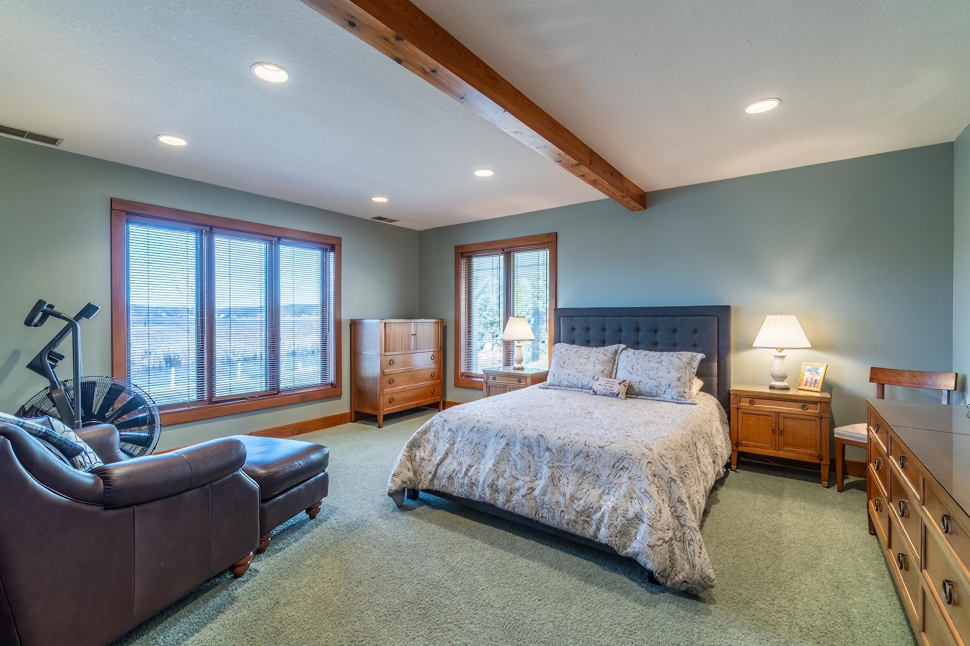 240 lane 852 Snow Lake