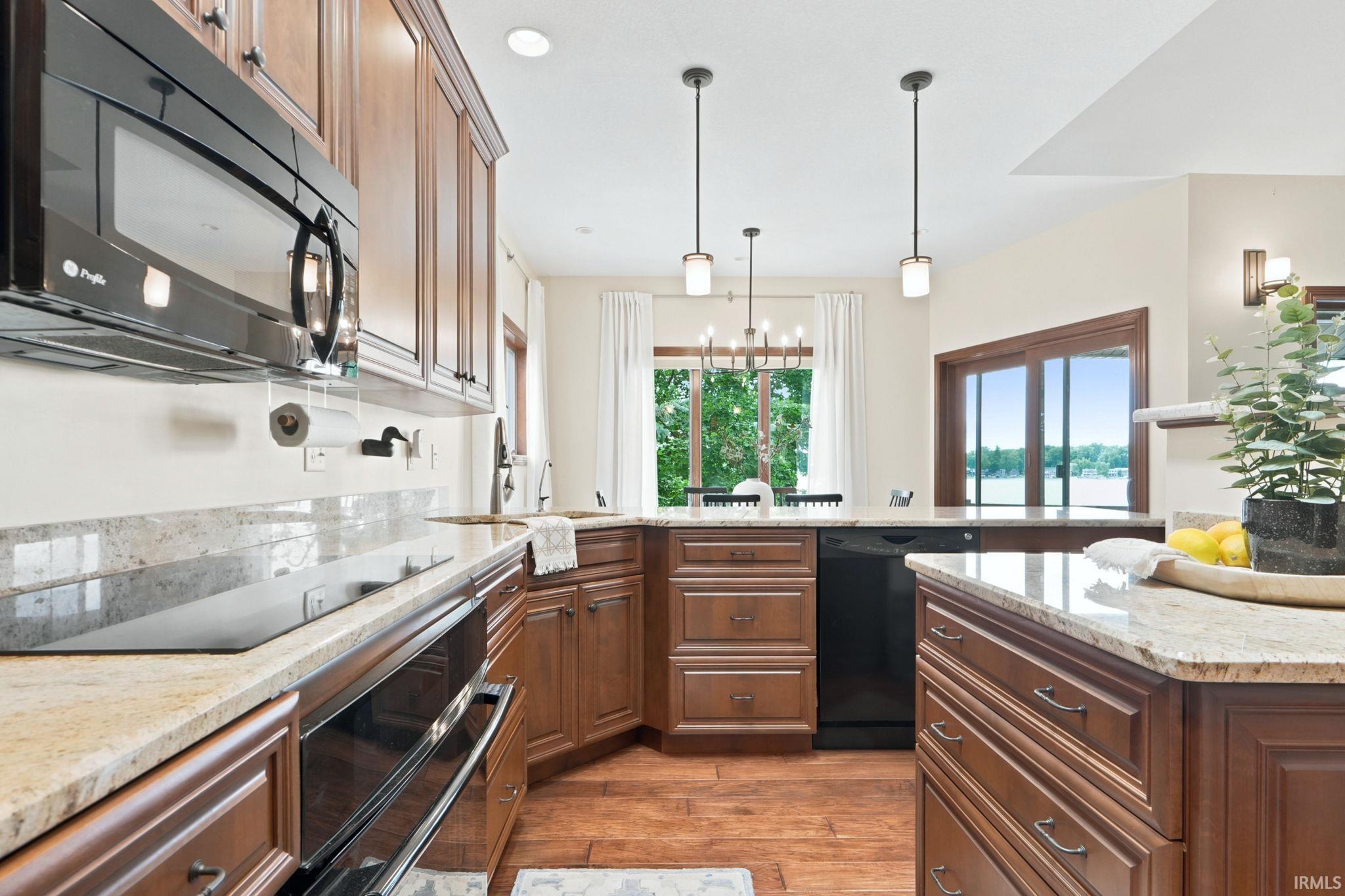 900 Ln 105 Lake James