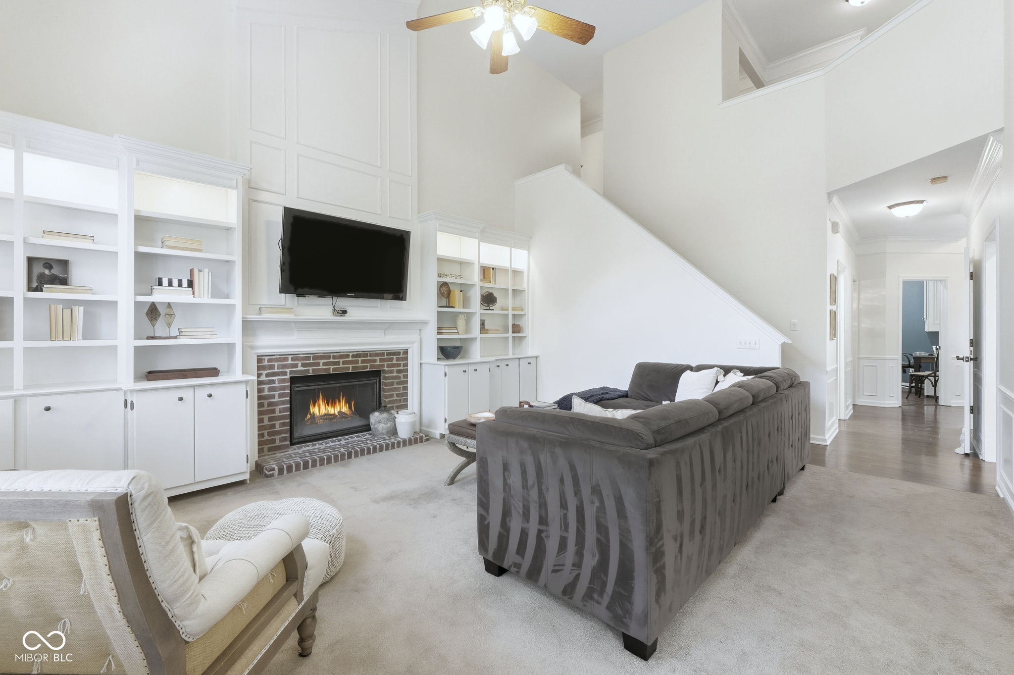 141 E Columbine Lane