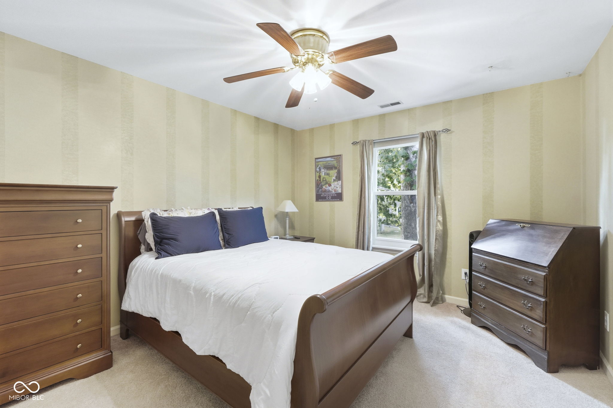 141 E Columbine Lane