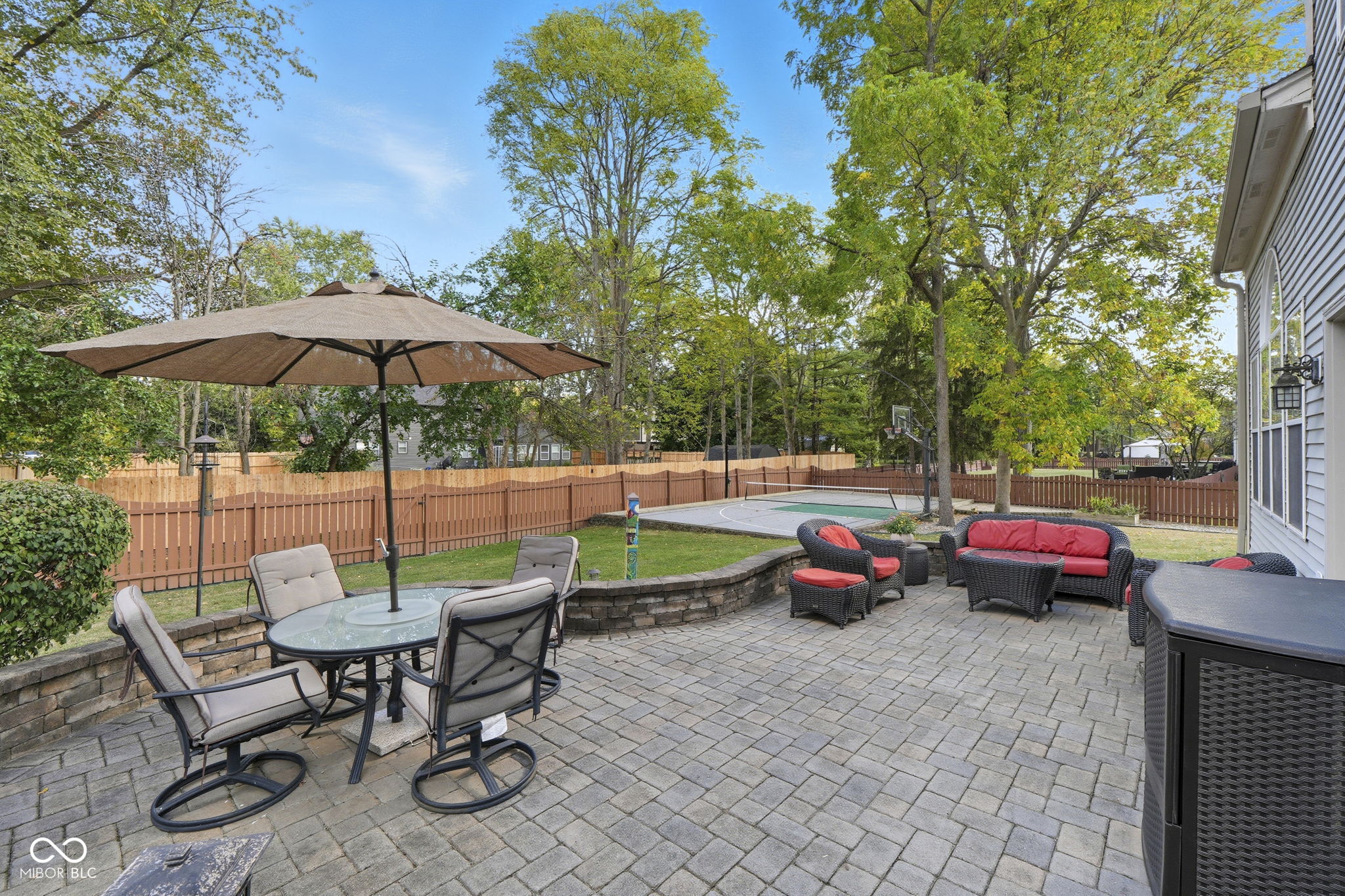 141 E Columbine Lane