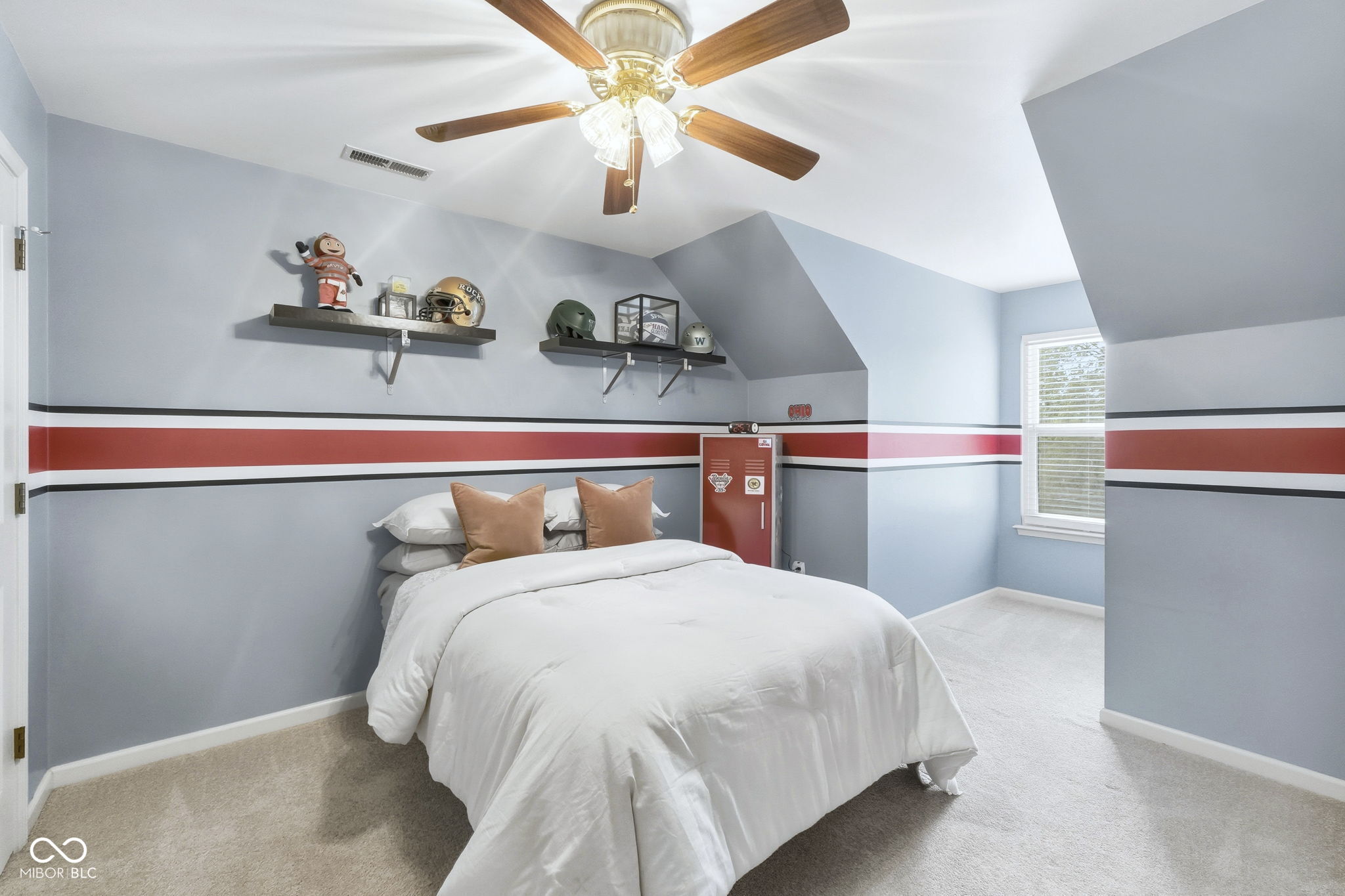 141 E Columbine Lane