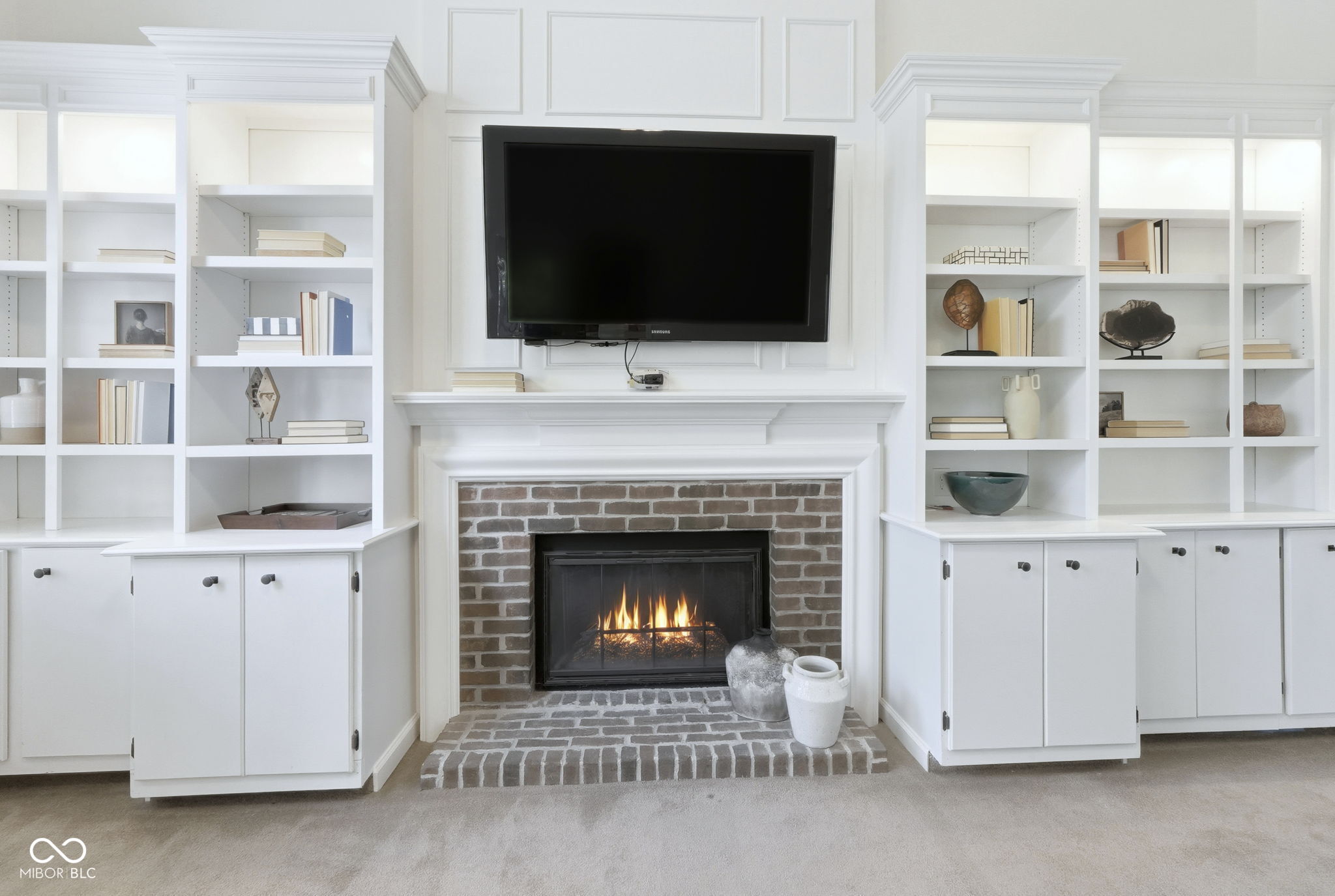 141 E Columbine Lane