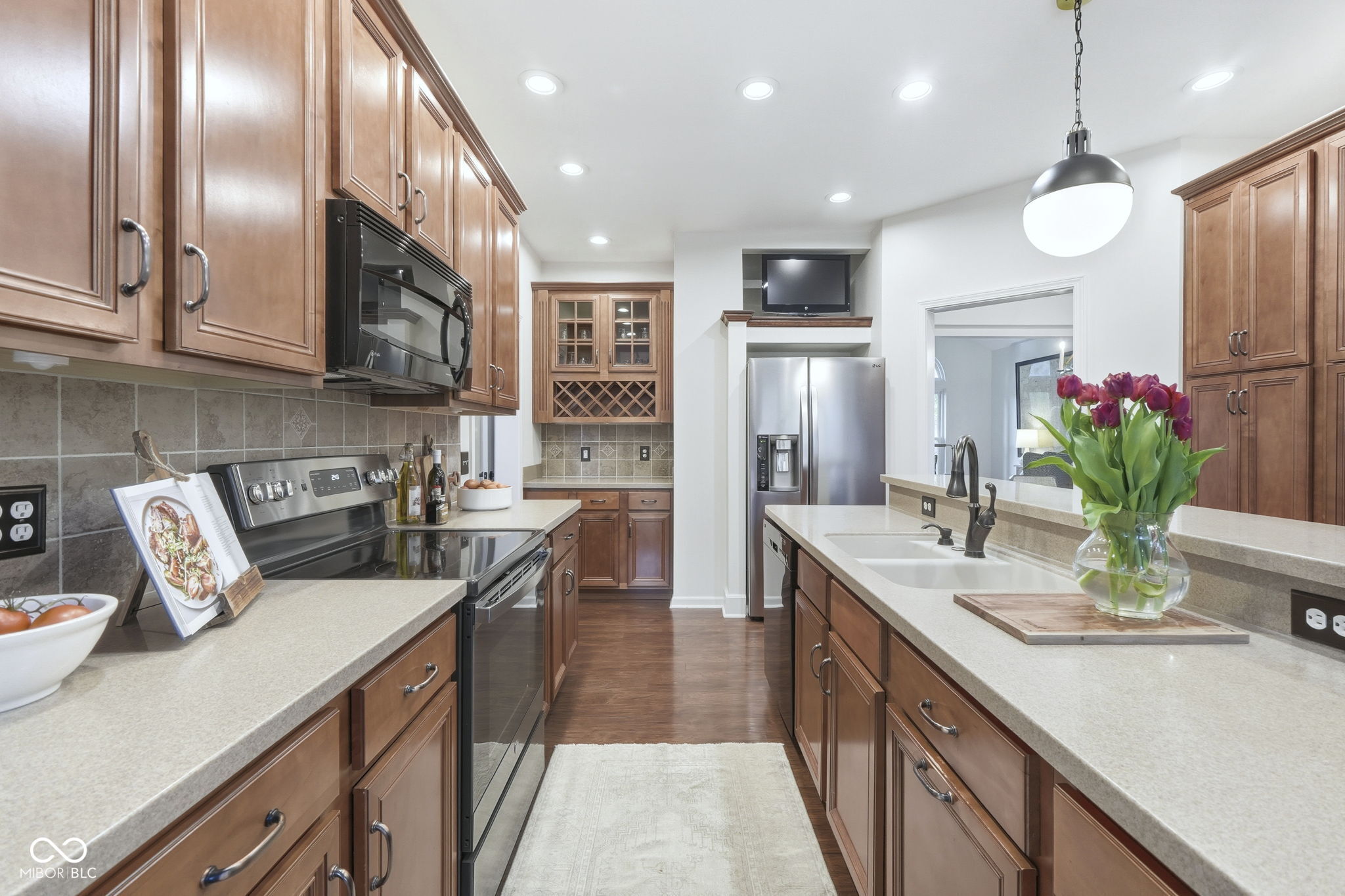 141 E Columbine Lane