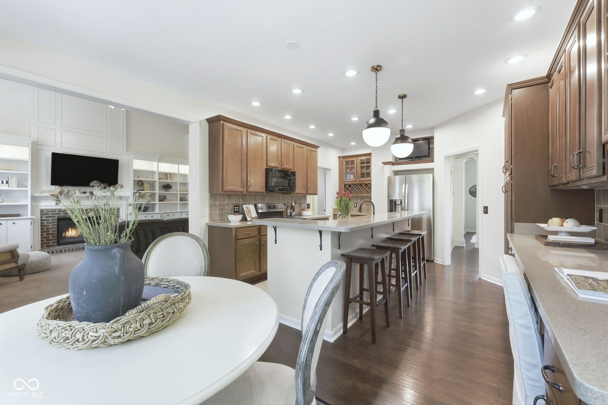 141 E Columbine Lane