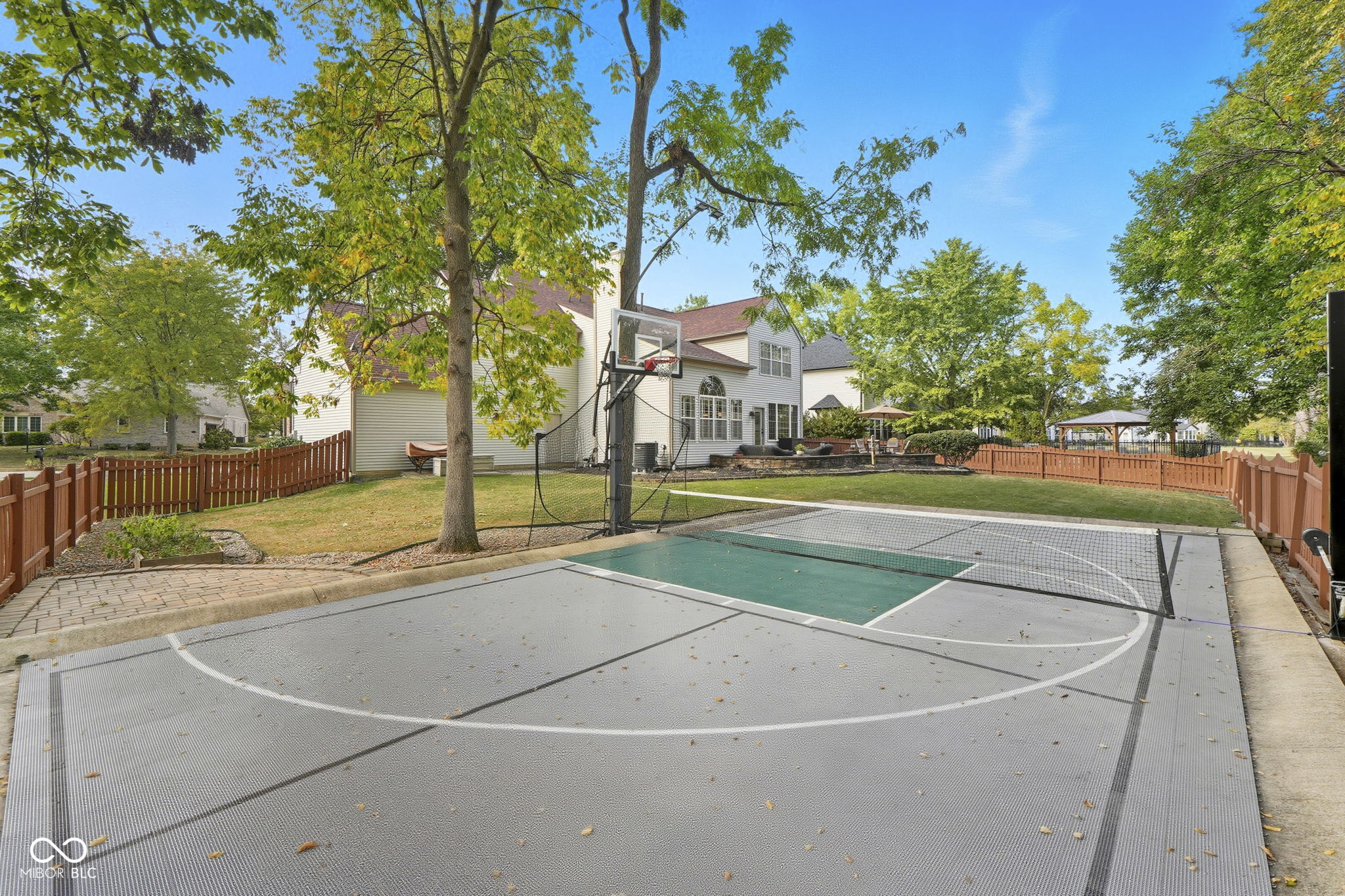 141 E Columbine Lane