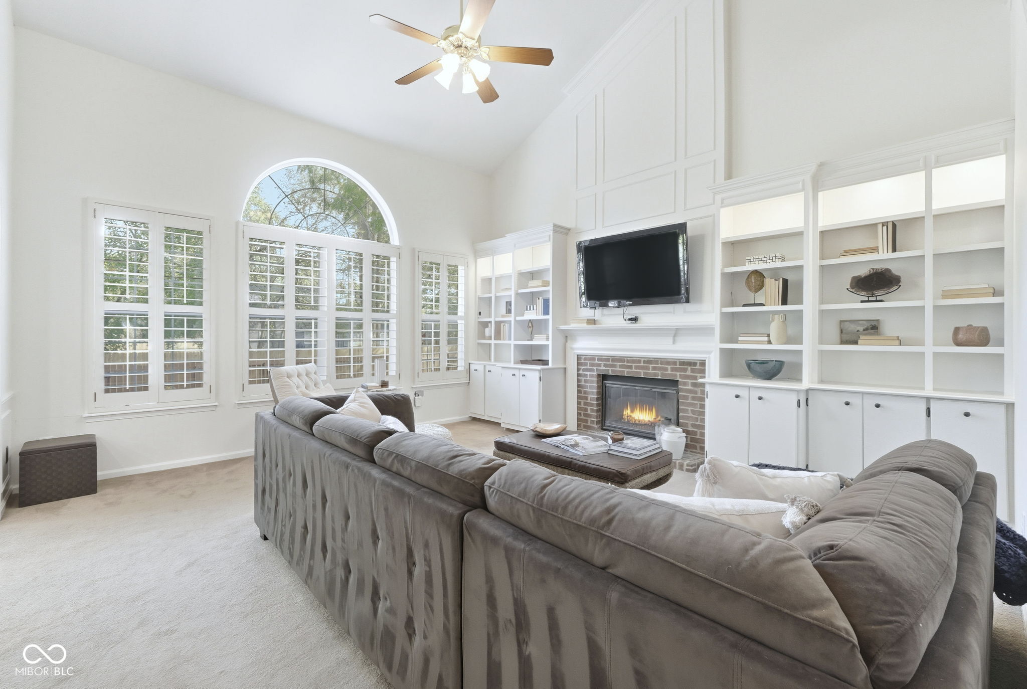 141 E Columbine Lane