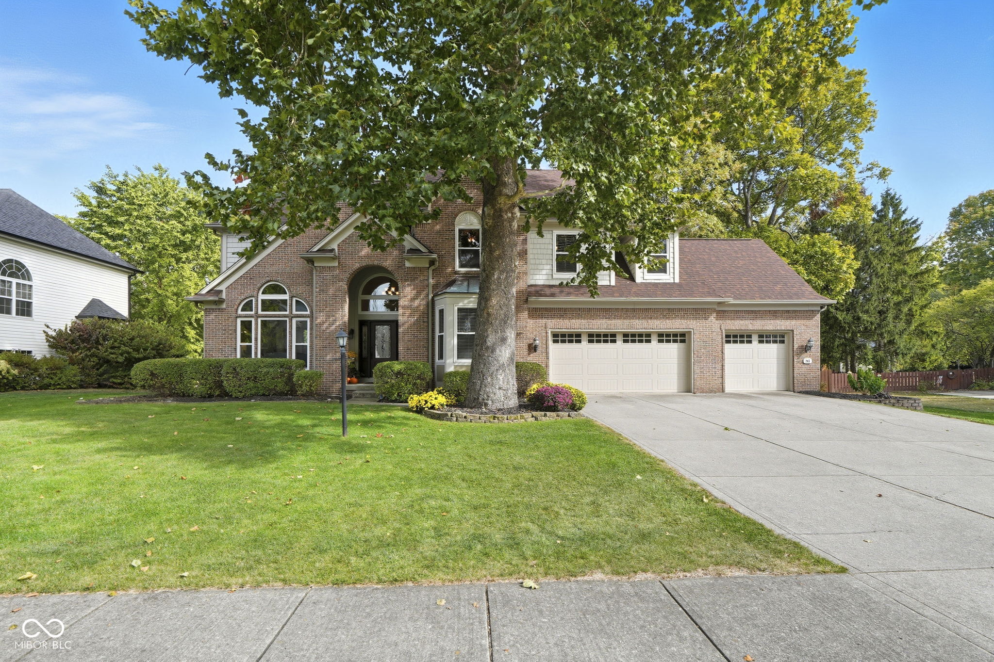 141 E Columbine Lane