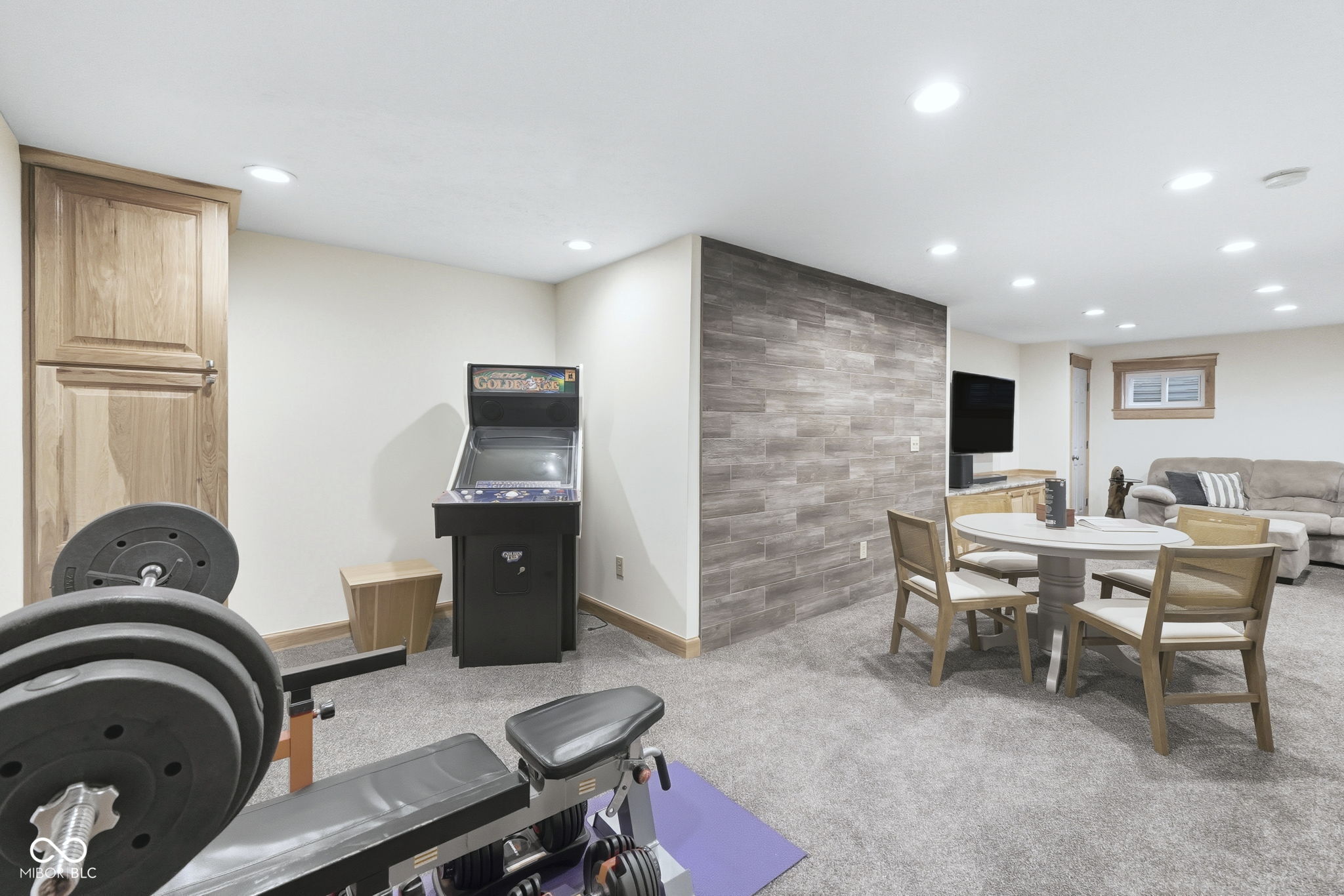 141 E Columbine Lane