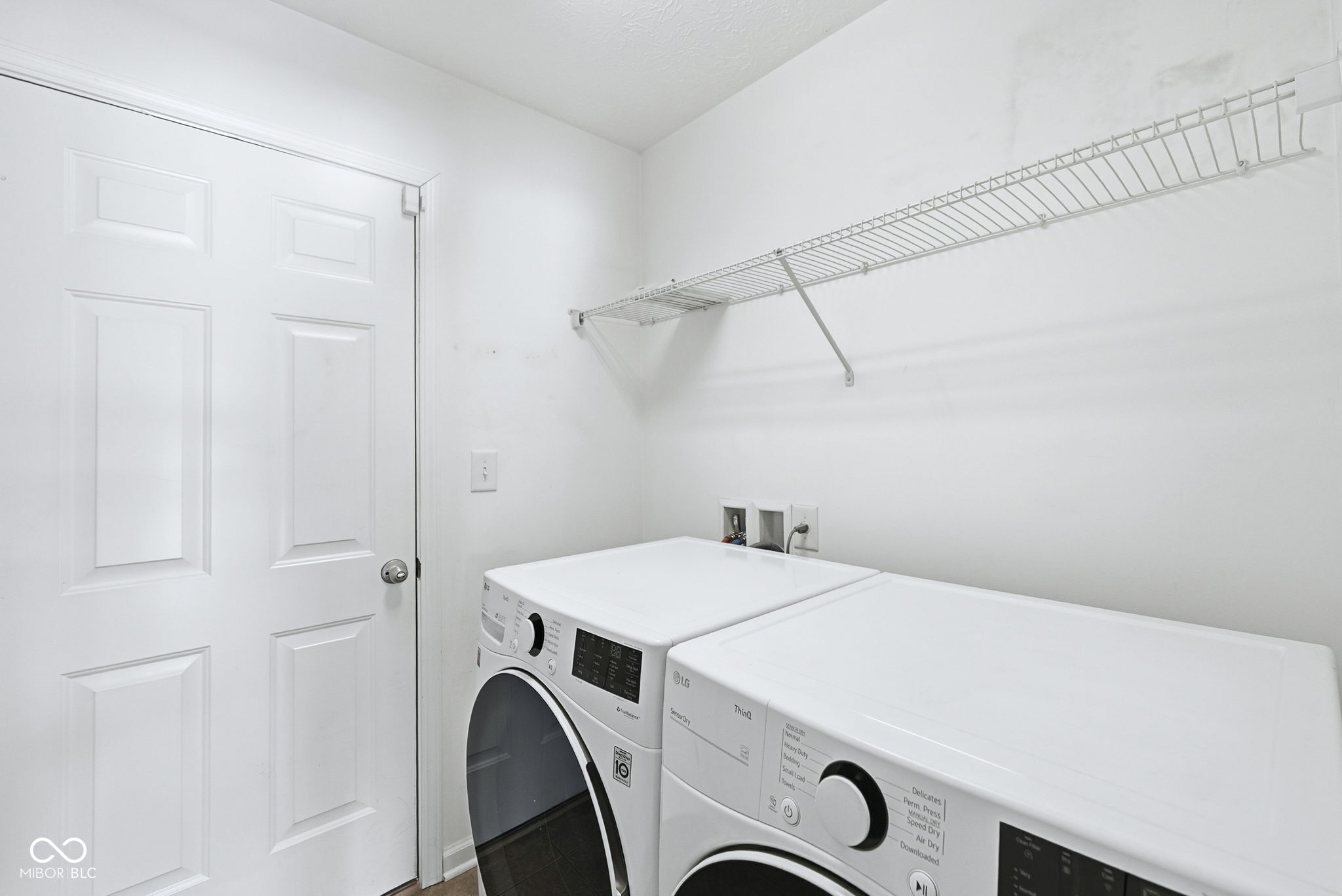 4672 Indigo Blue Boulevard