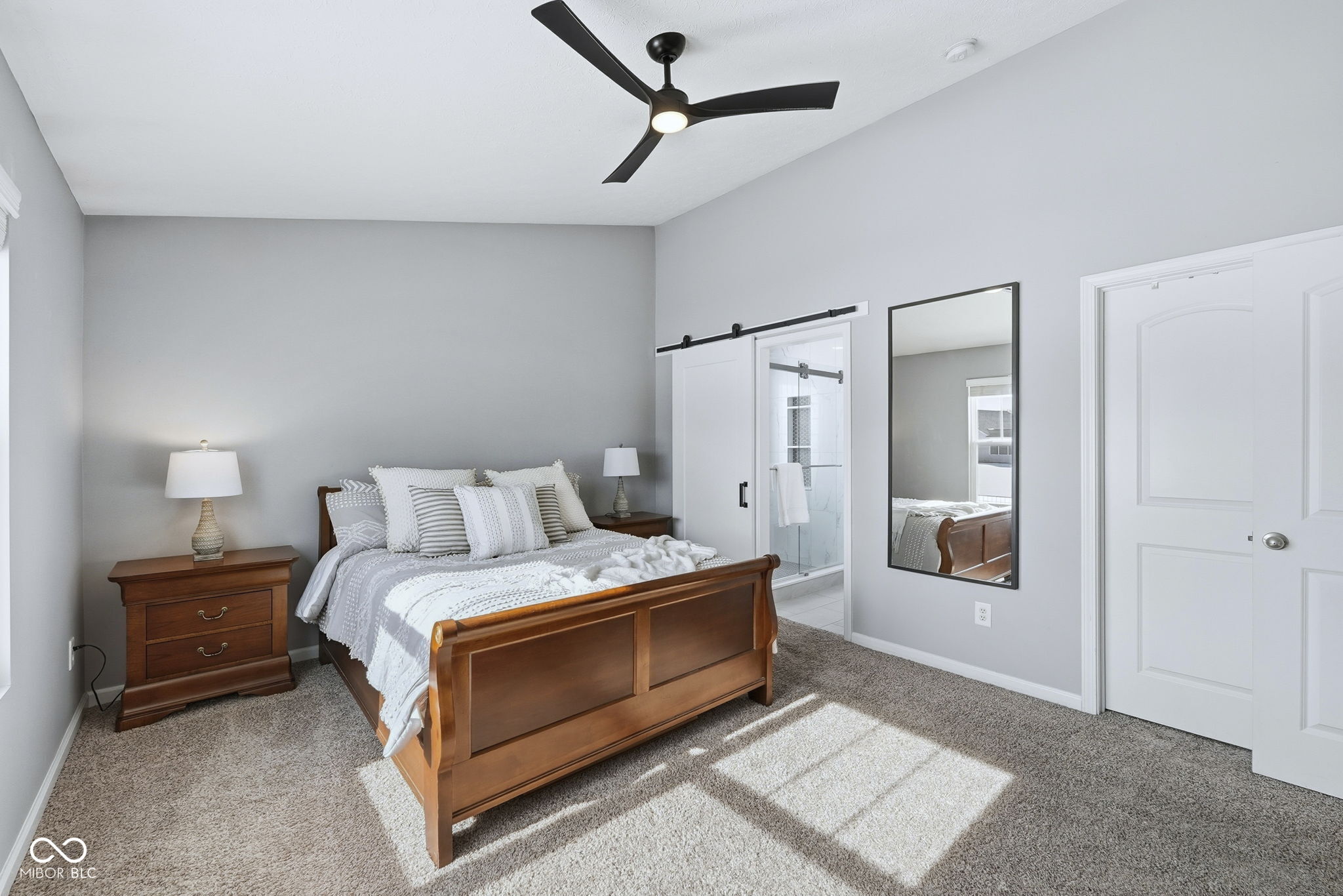 4672 Indigo Blue Boulevard