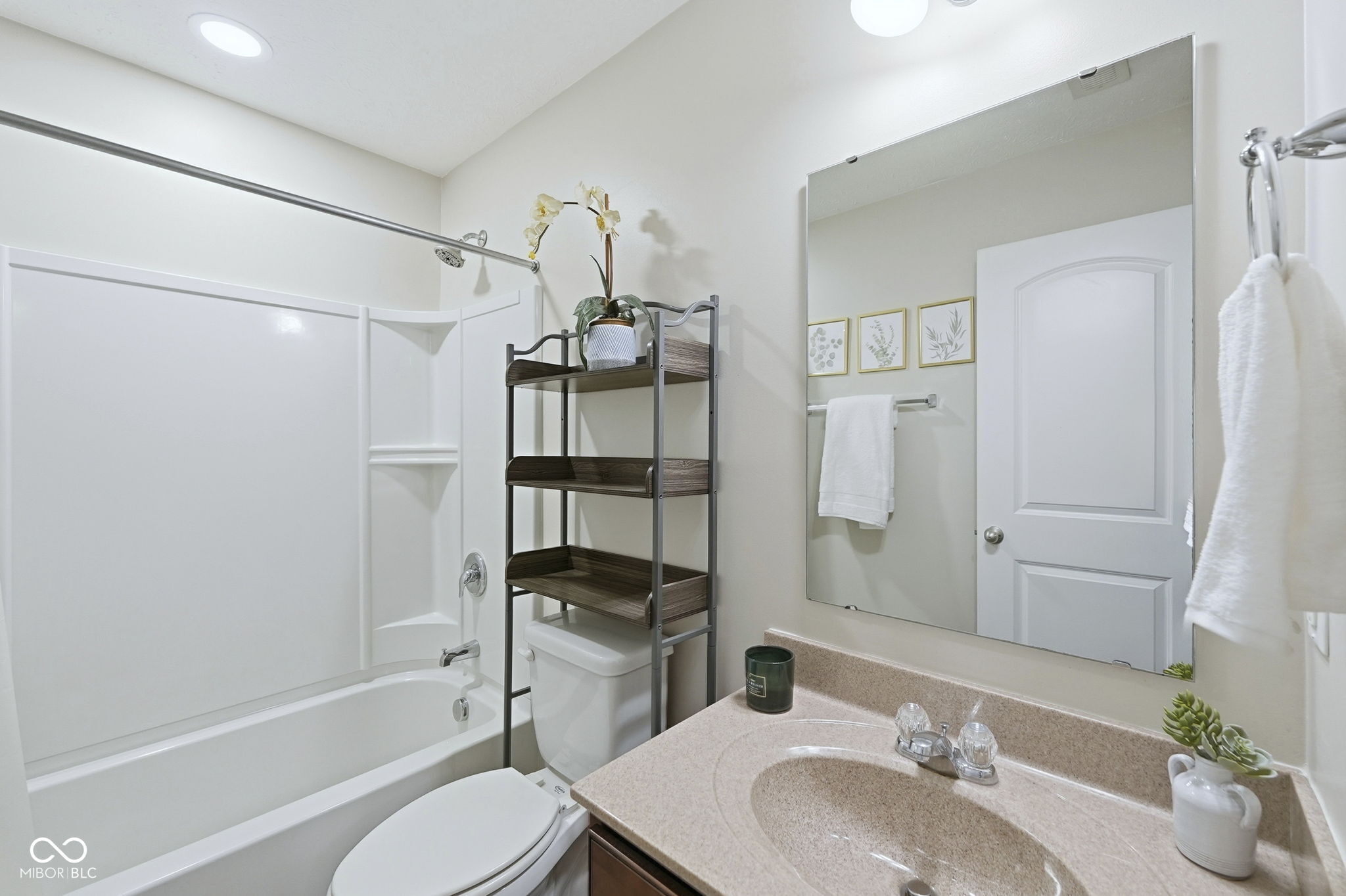 4672 Indigo Blue Boulevard