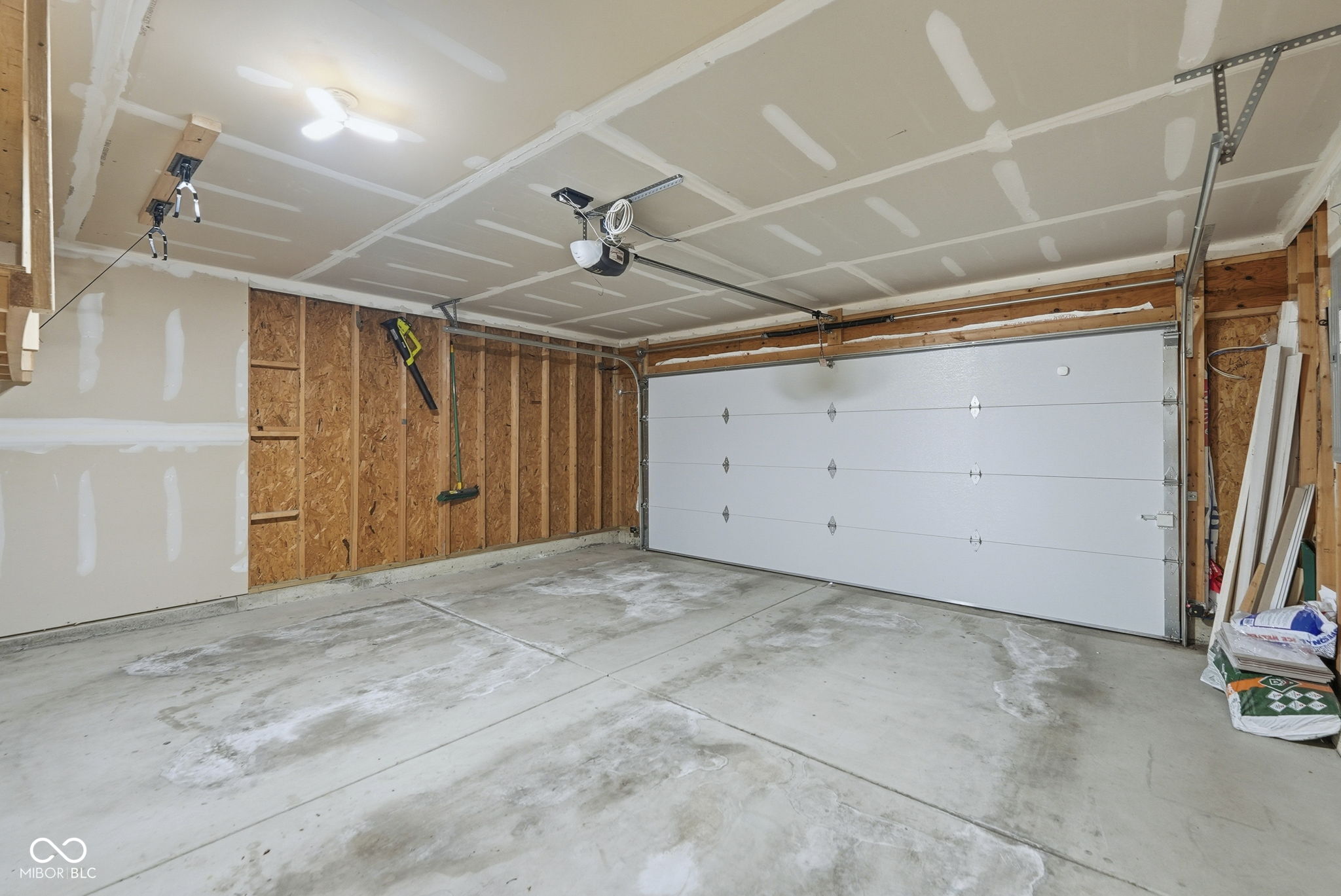 4672 Indigo Blue Boulevard