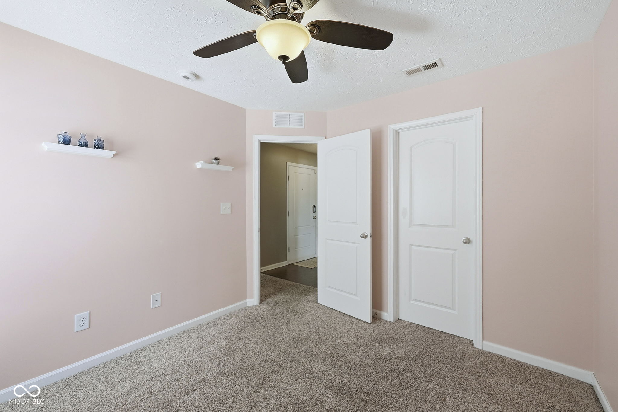 4672 Indigo Blue Boulevard