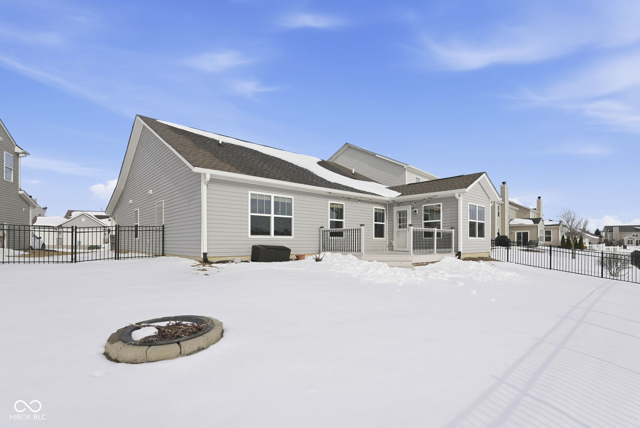 4672 Indigo Blue Boulevard