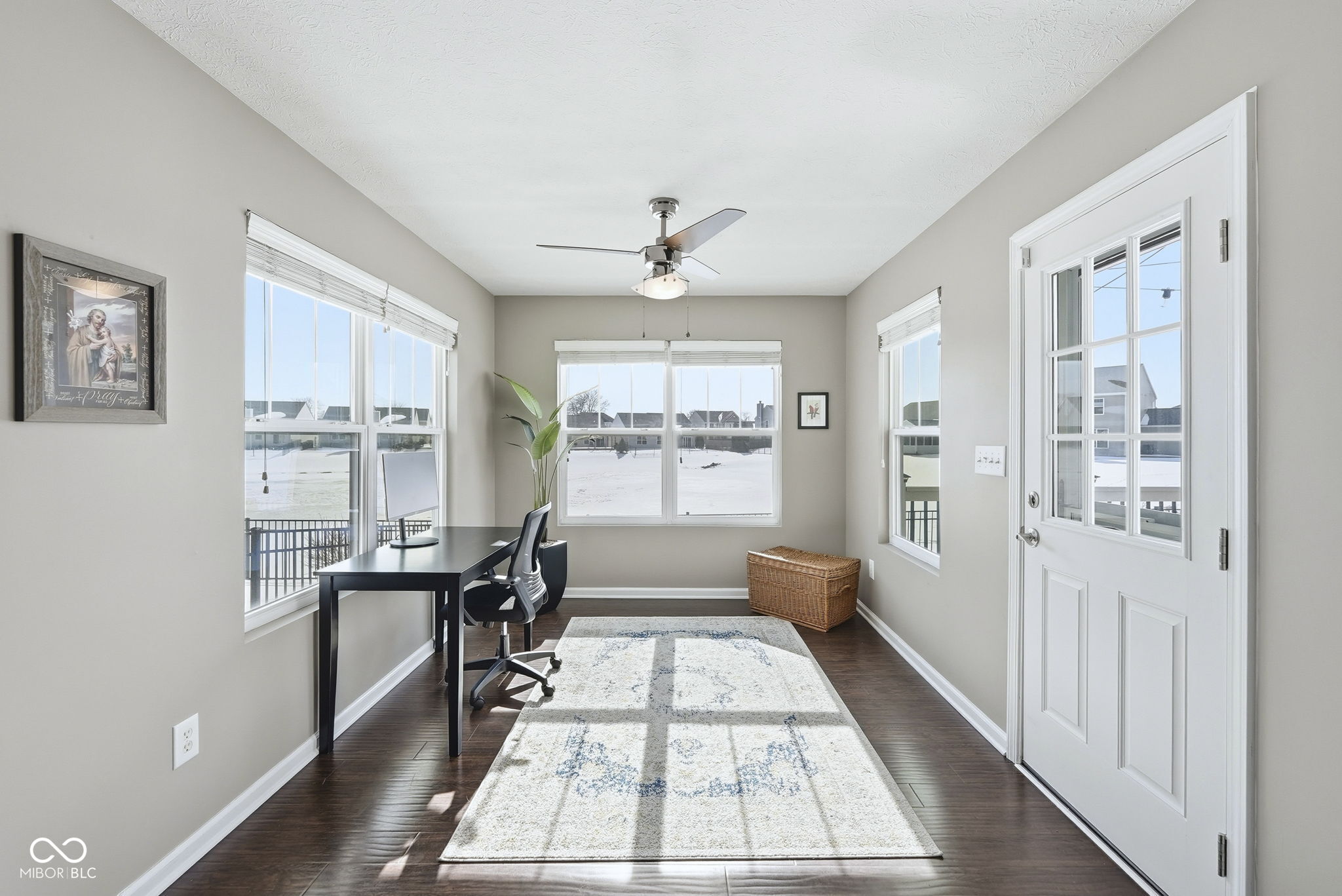 4672 Indigo Blue Boulevard