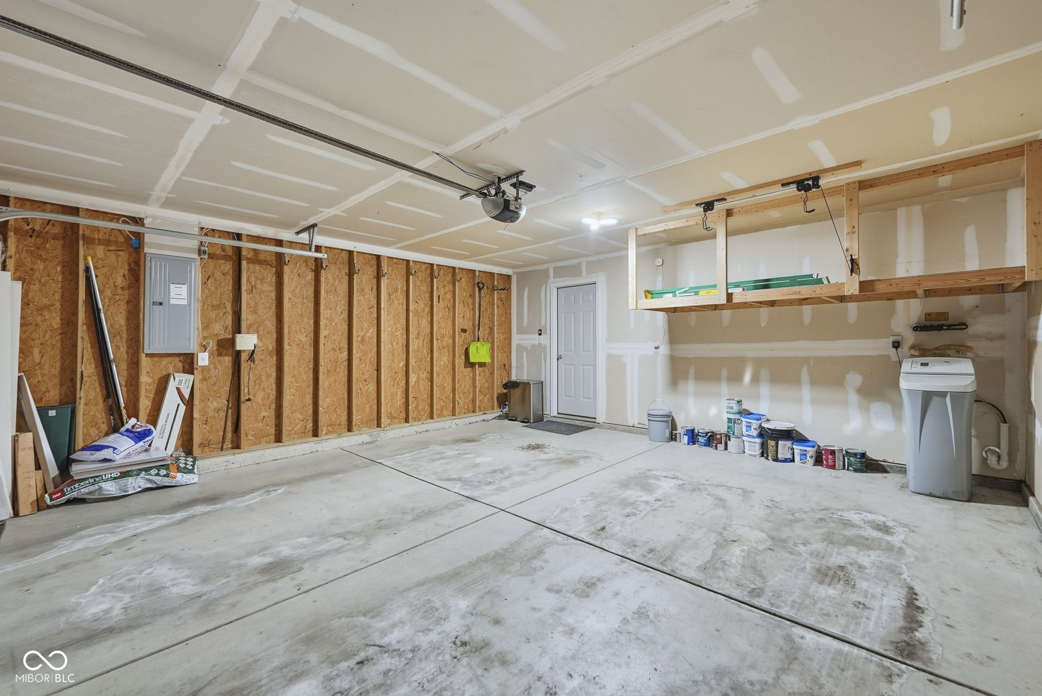 4672 Indigo Blue Boulevard