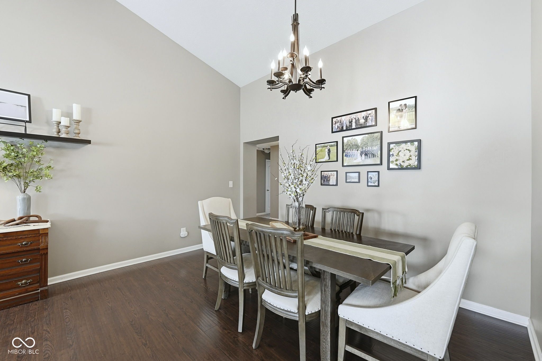 4672 Indigo Blue Boulevard