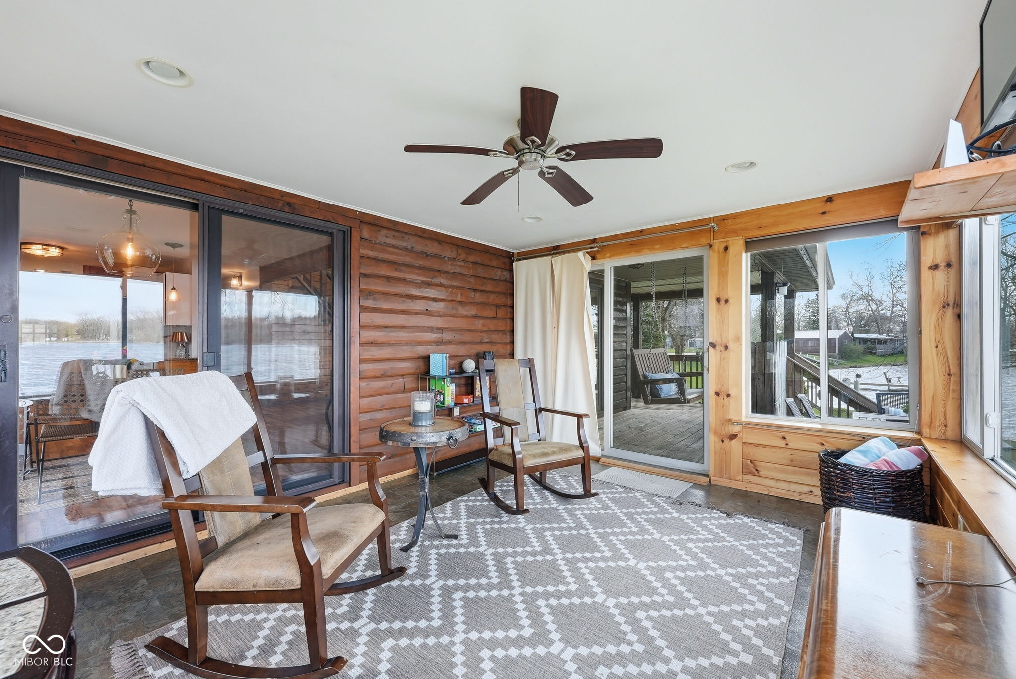 1145 S Lakeshore Drive