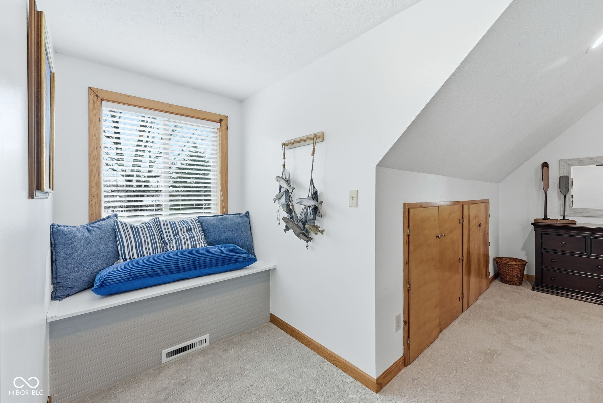 1145 S Lakeshore Drive