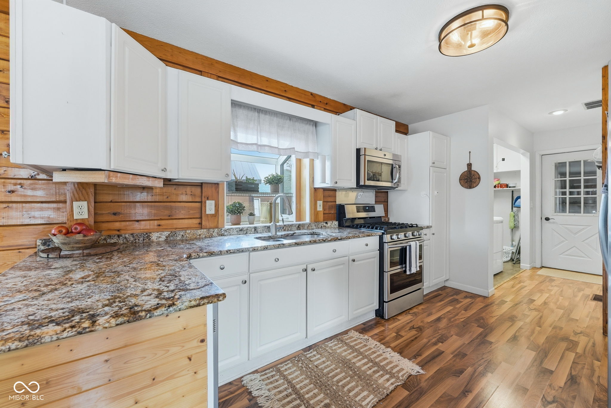 1145 S Lakeshore Drive