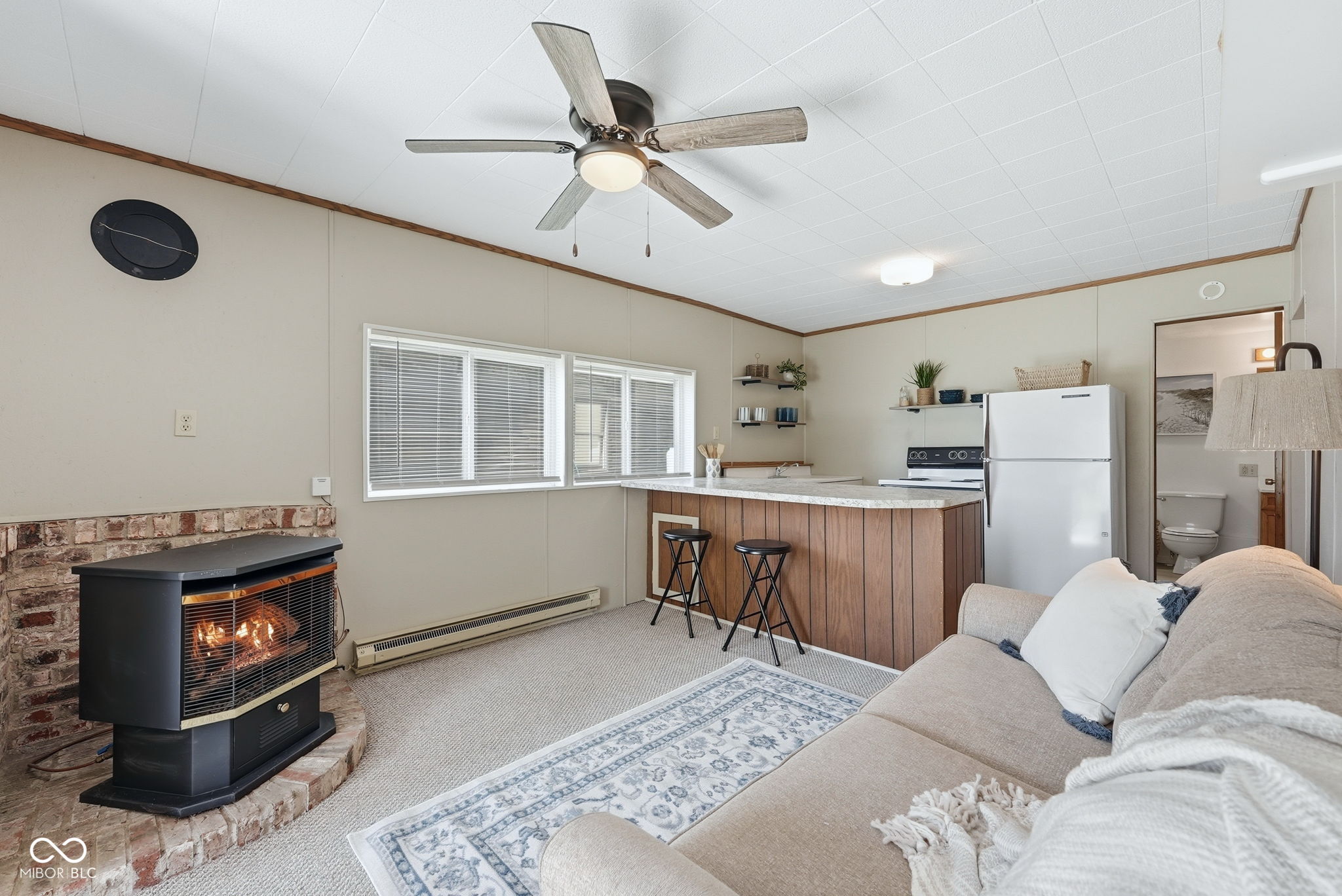 1145 S Lakeshore Drive