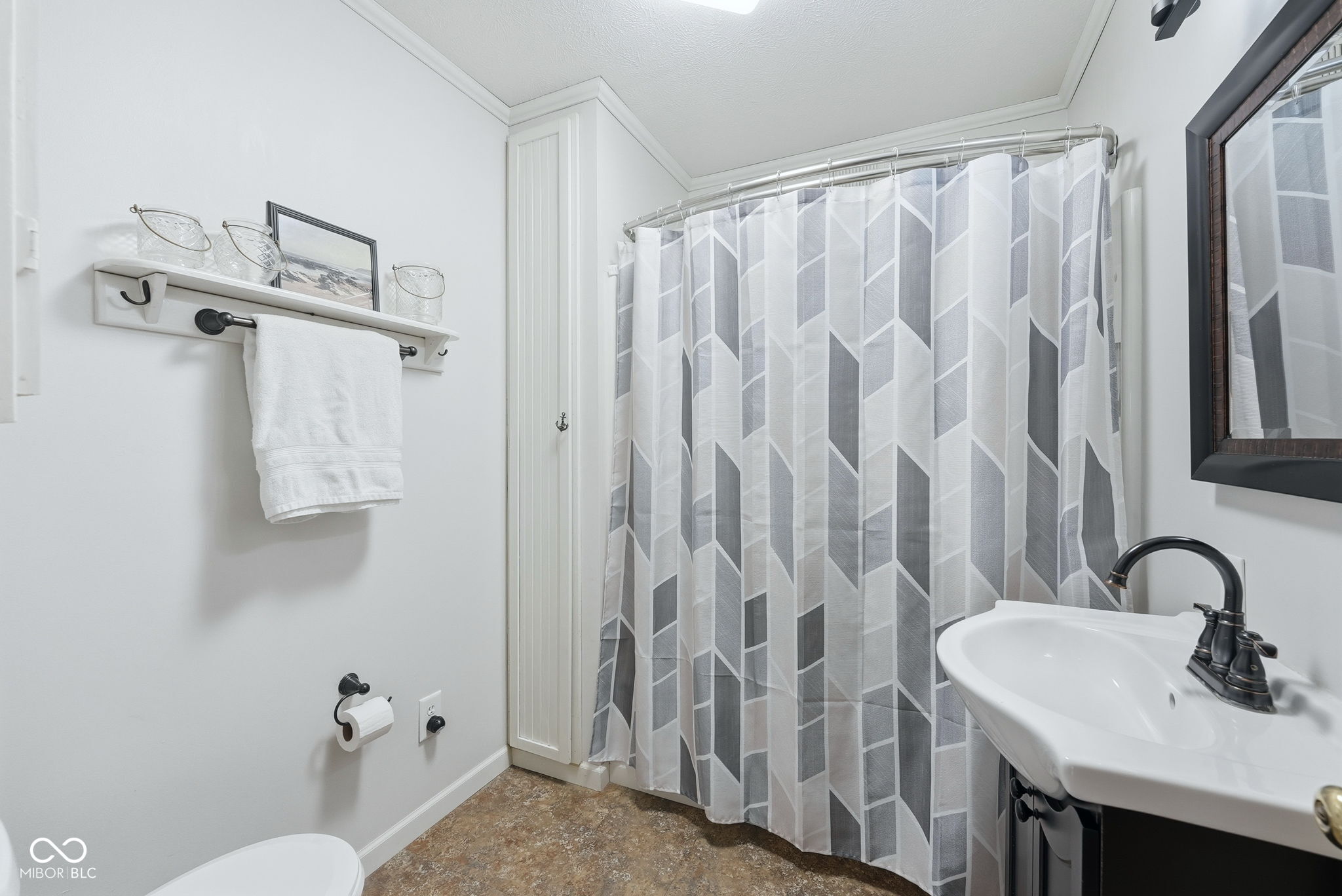 1145 S Lakeshore Drive